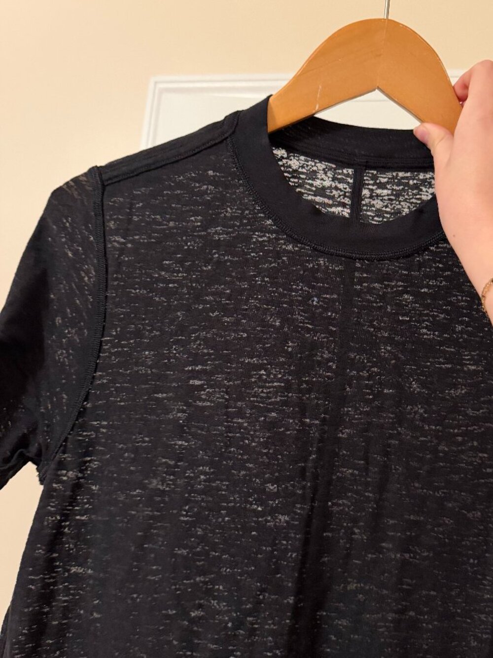 Black Lululemon sheer patterned gym top (S/M)